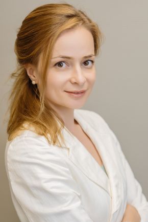 Меркушева Людмила Игоревна Врач-гериатр, врач-нефролог, врач-терапевт, кандидат медицинских наук.