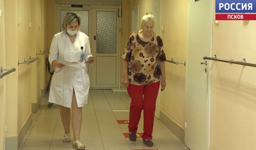Чтобы старость была в радость. Как в Госпитале ветеранов помогают пенсионерам, нуждающимся в особом лечении? (Псковская область, ГТРК Псков, 2023)